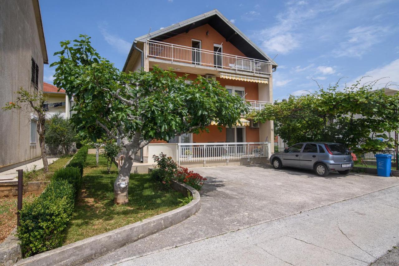 Apartman Tonka โตรกีร์ ภายนอก รูปภาพ