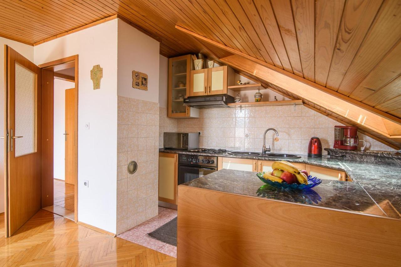 Apartman Tonka โตรกีร์ ภายนอก รูปภาพ