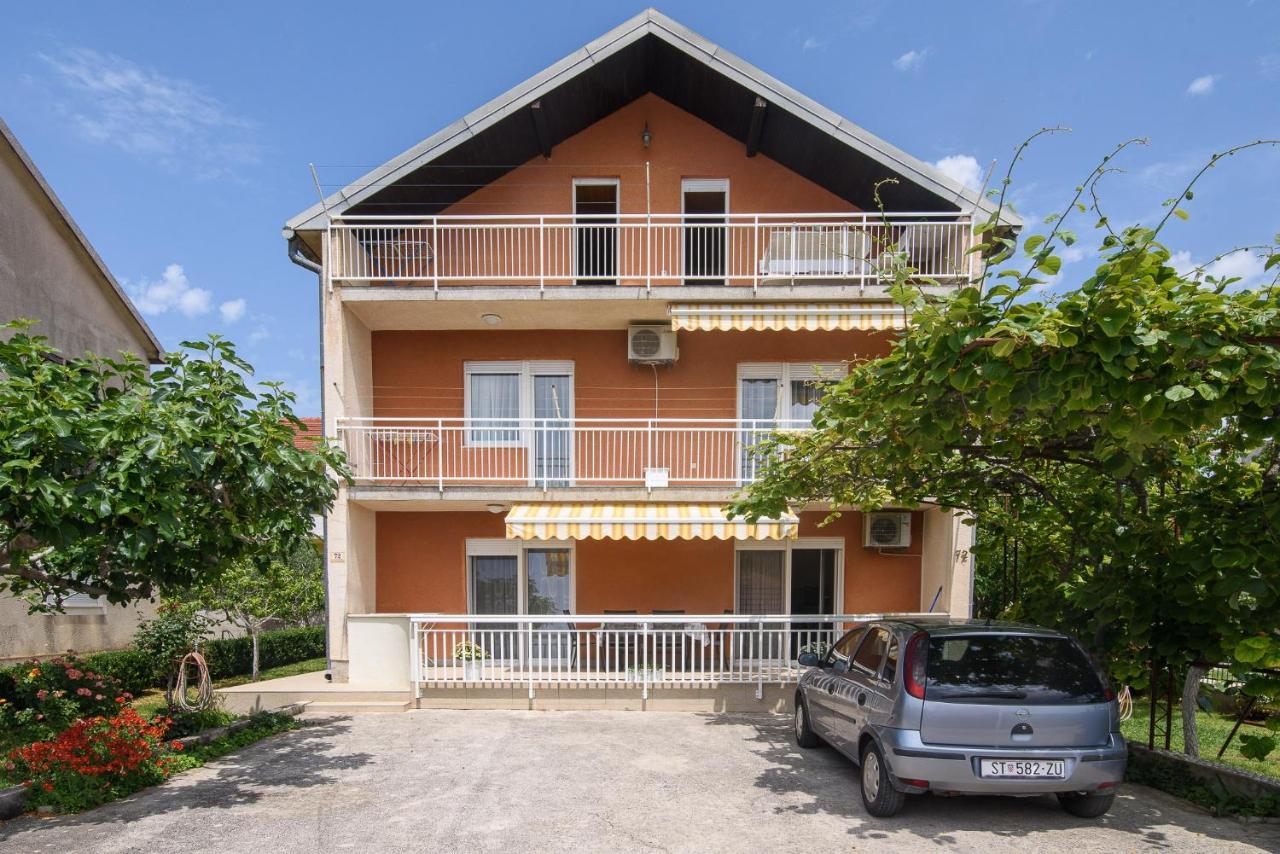 Apartman Tonka โตรกีร์ ภายนอก รูปภาพ
